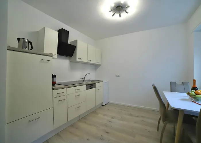 Exsklusiv Im Mittelpunkt